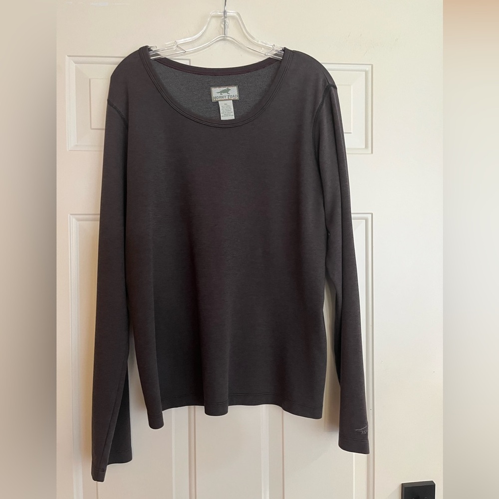 Women’s Horny Toad charcoal gray pull over crew long sleeve texture shirt. XL